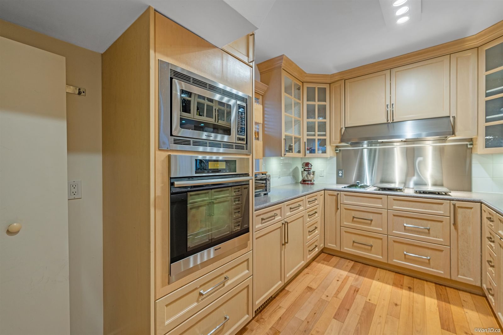 Listing Image 6
