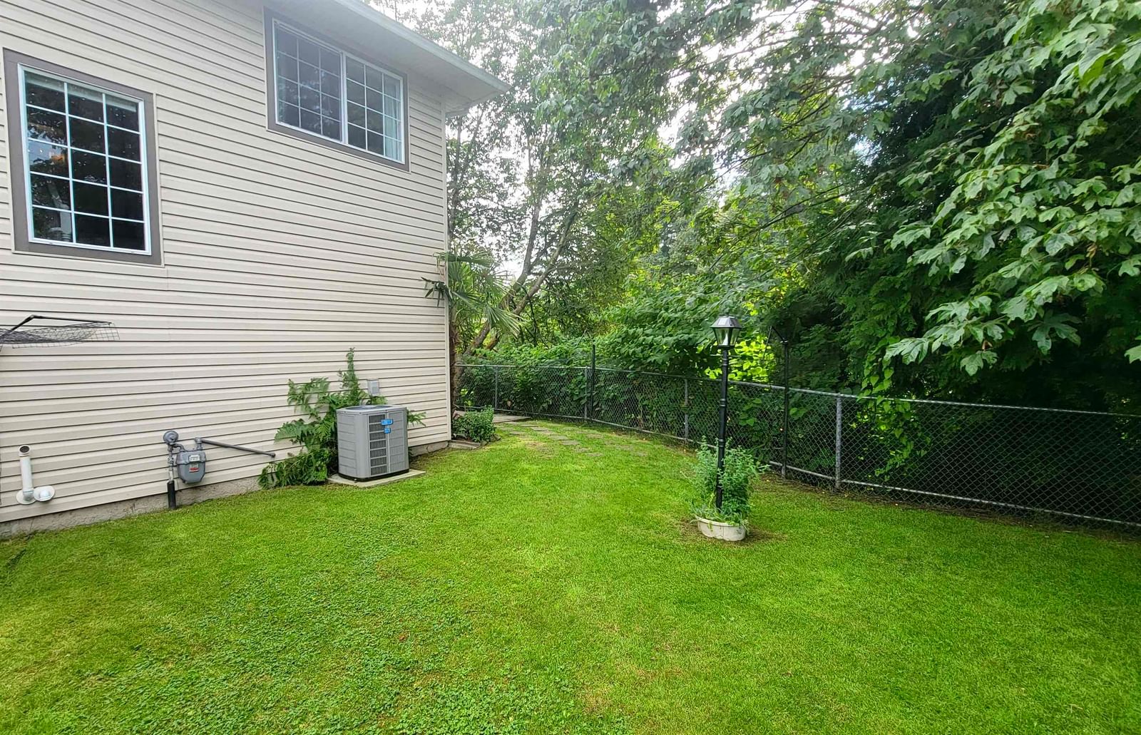 Listing Image 24