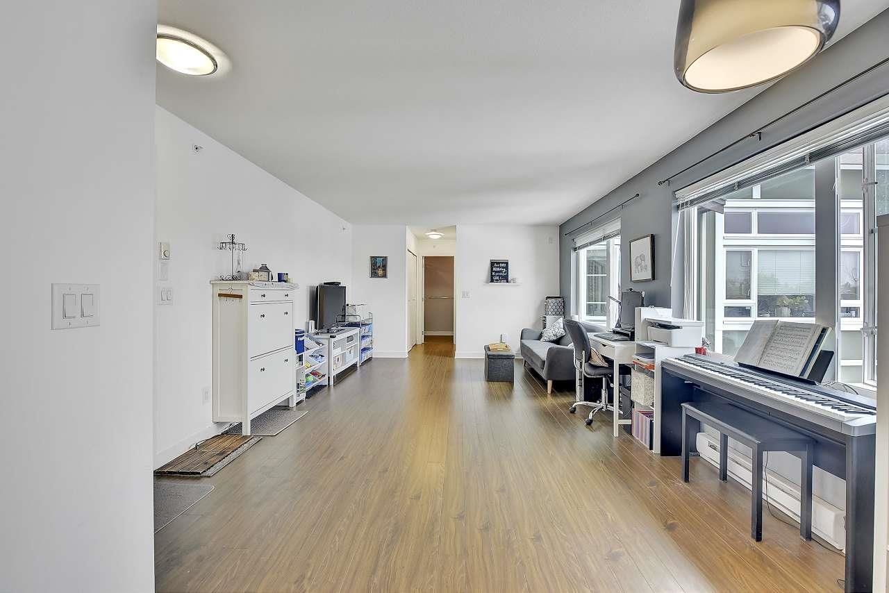Listing Image 6