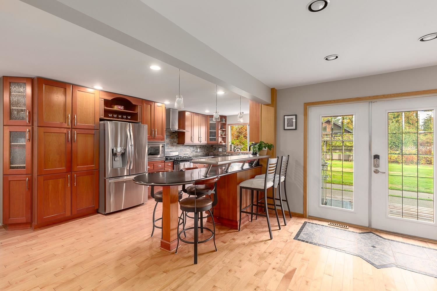 Listing Image 11
