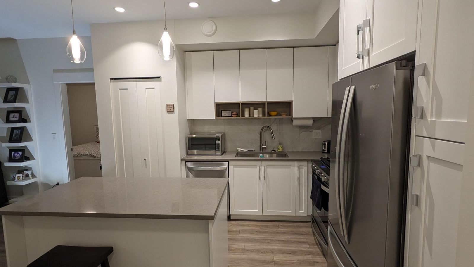 Listing Image 5