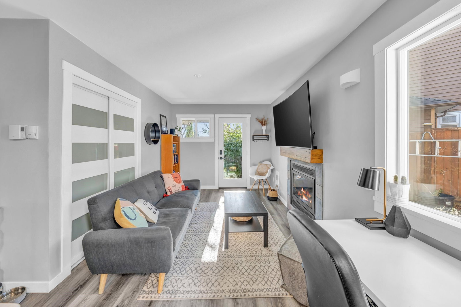 Listing Image 12