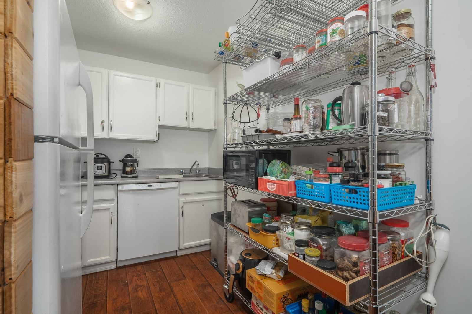 Listing Image 19