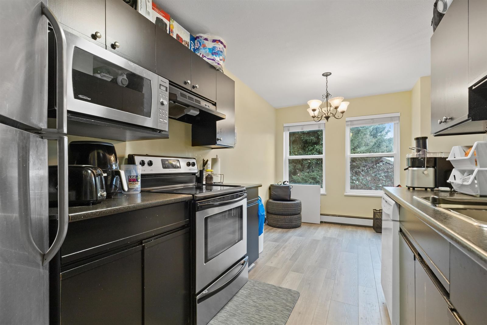 Listing Image 9