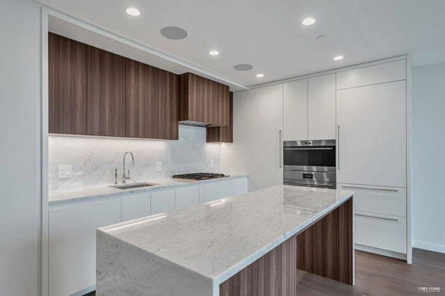 1703 - 7433 Cambie Street