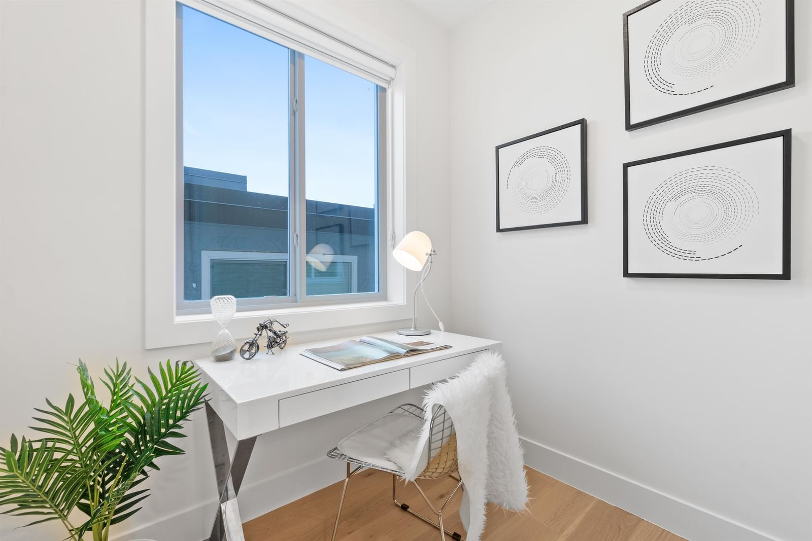 Listing Image 10