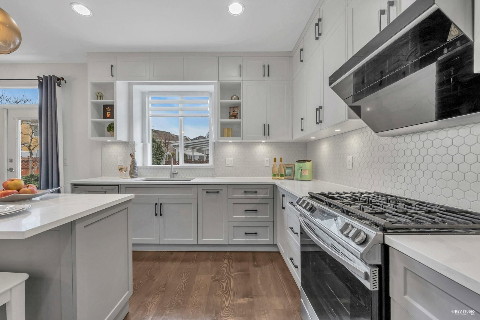 Listing Image 15