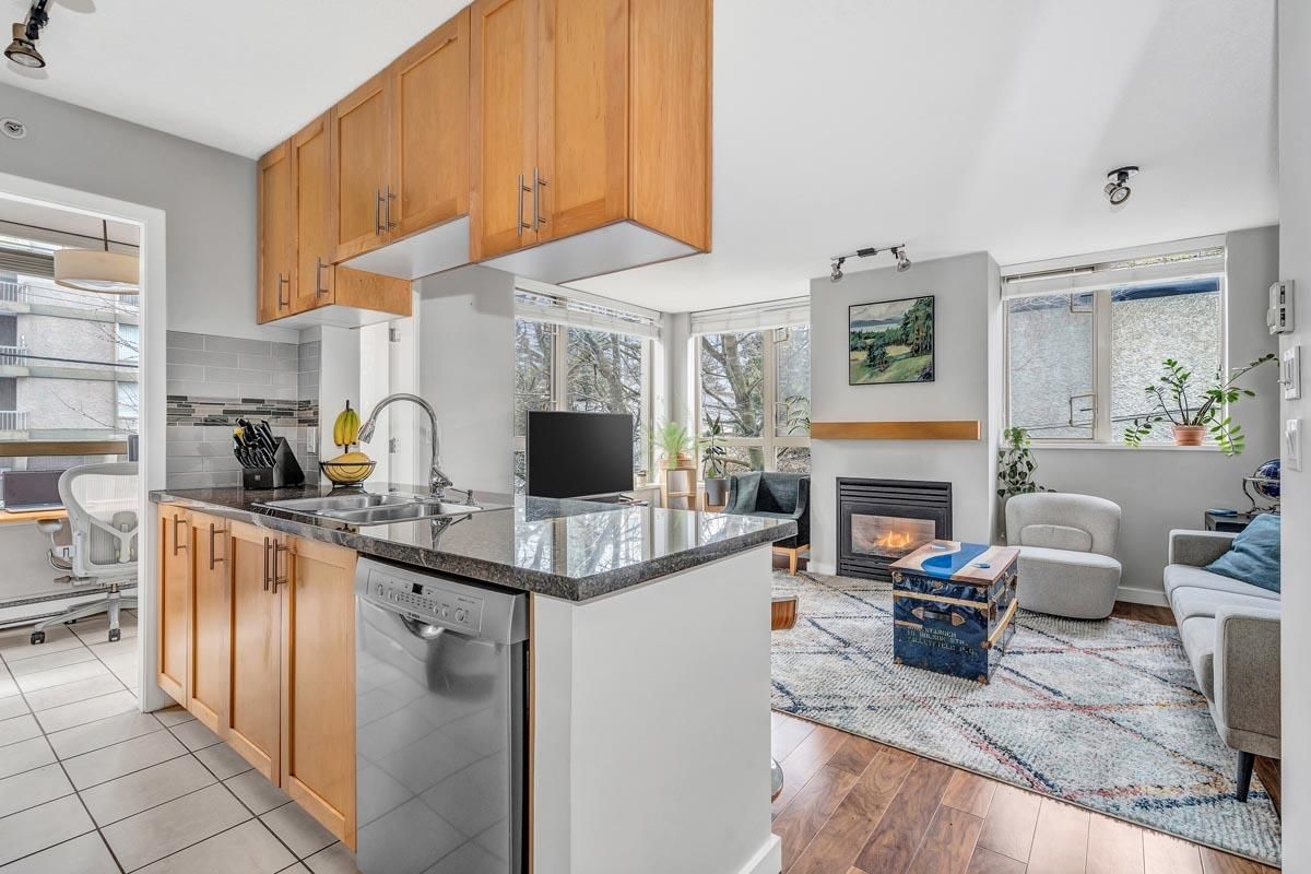 Listing Image 11