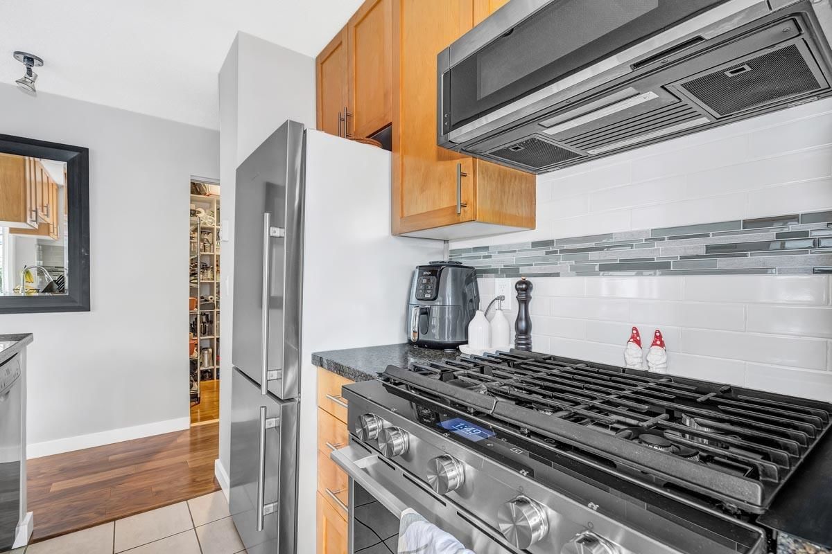 Listing Image 14