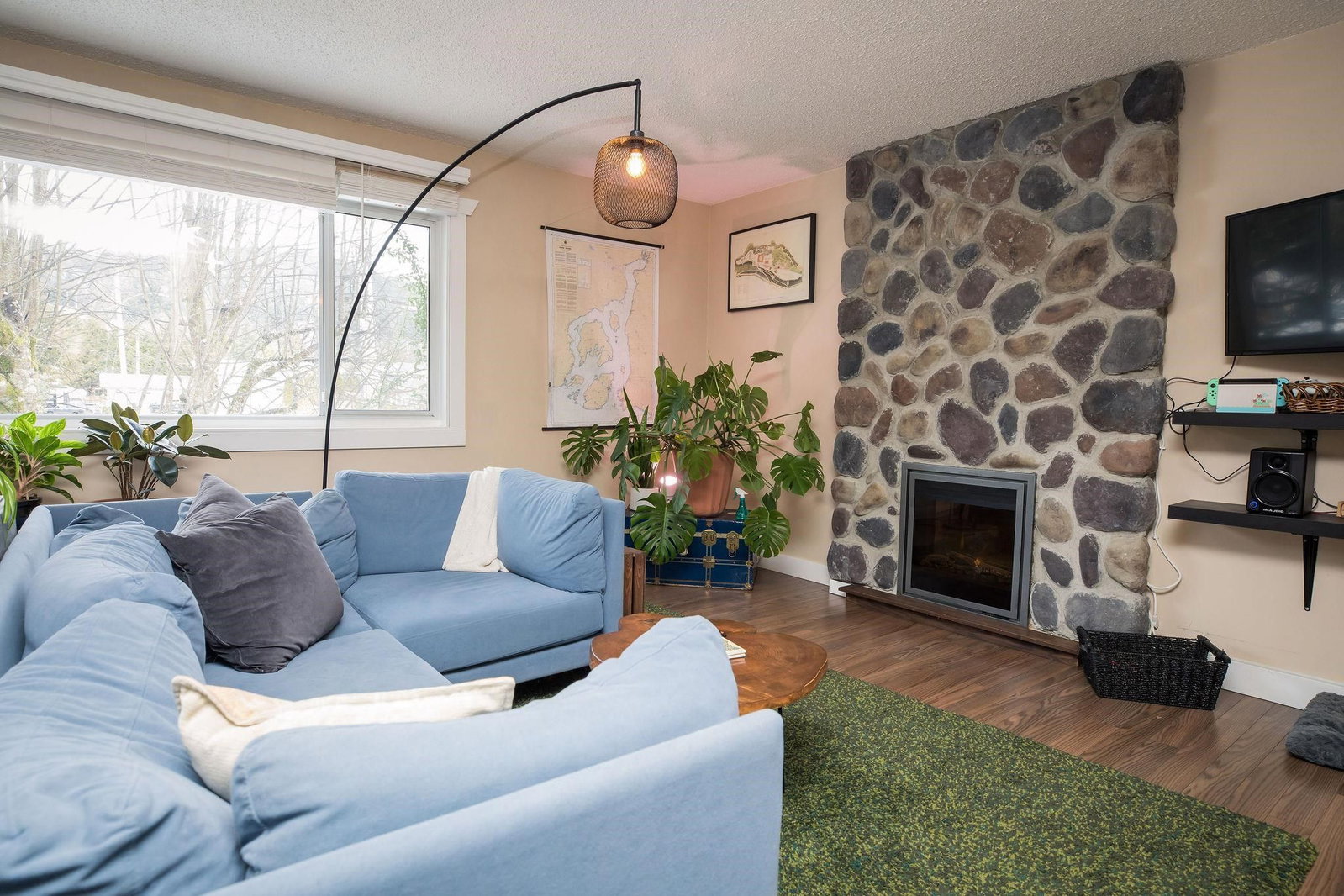Listing Image 5