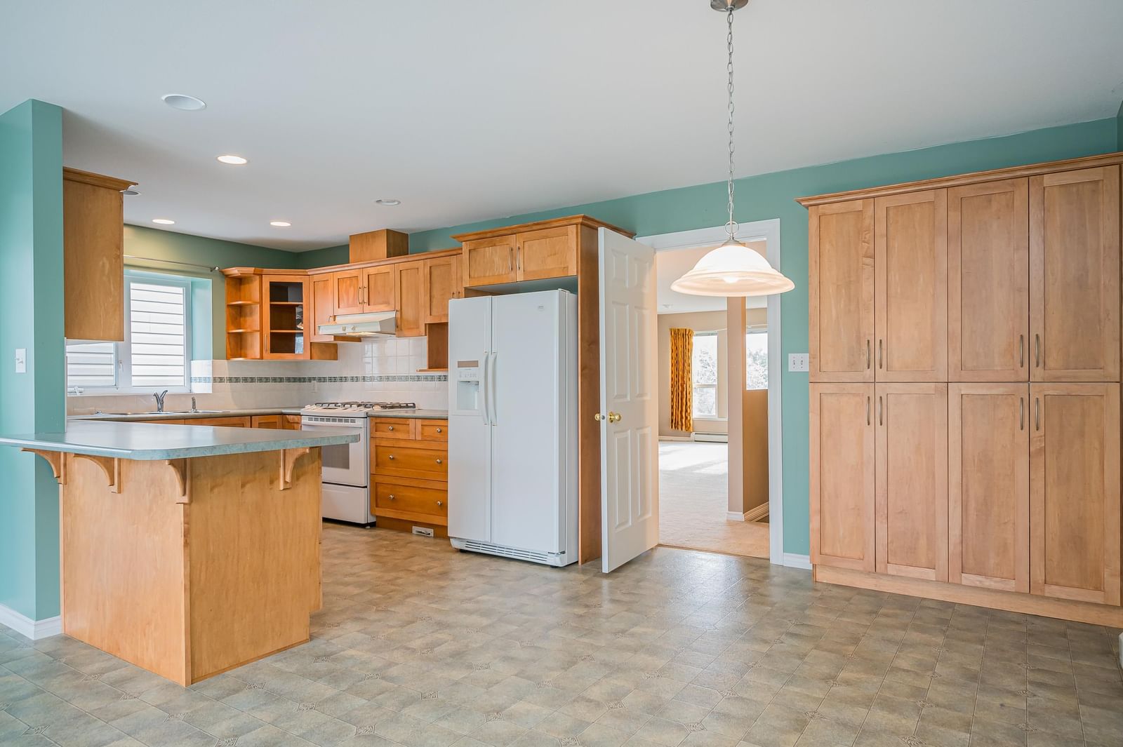 Listing Image 9