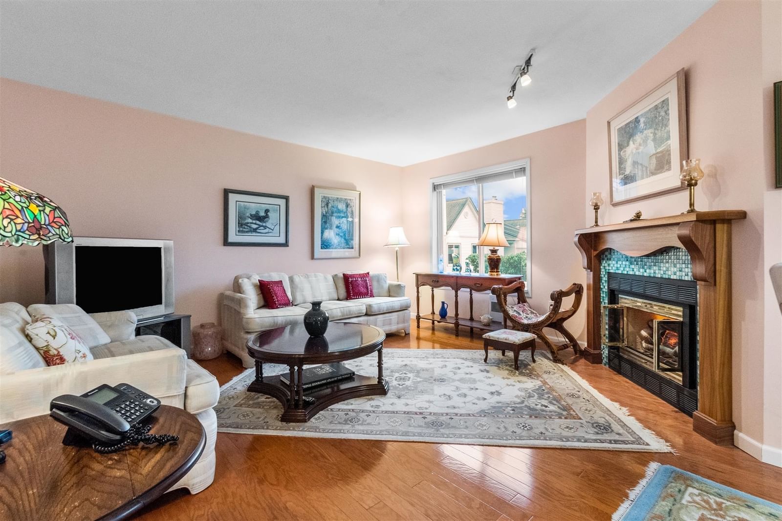 Listing Image 5
