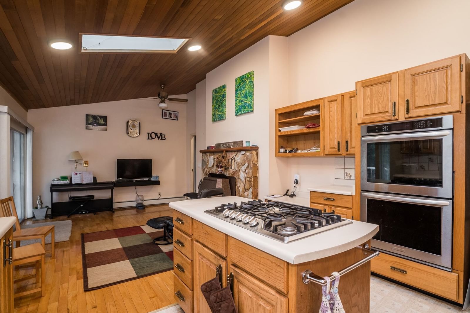 Listing Image 11