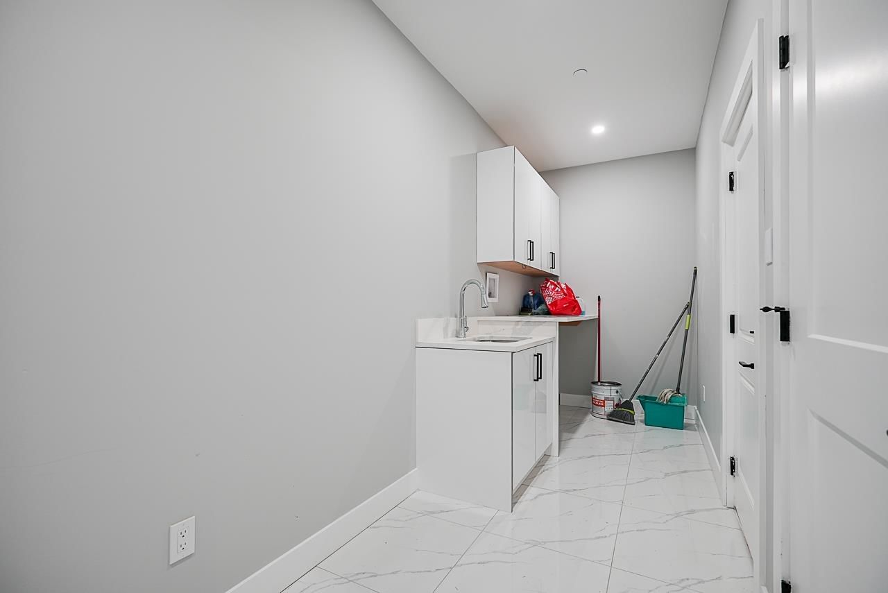 Listing Image 24