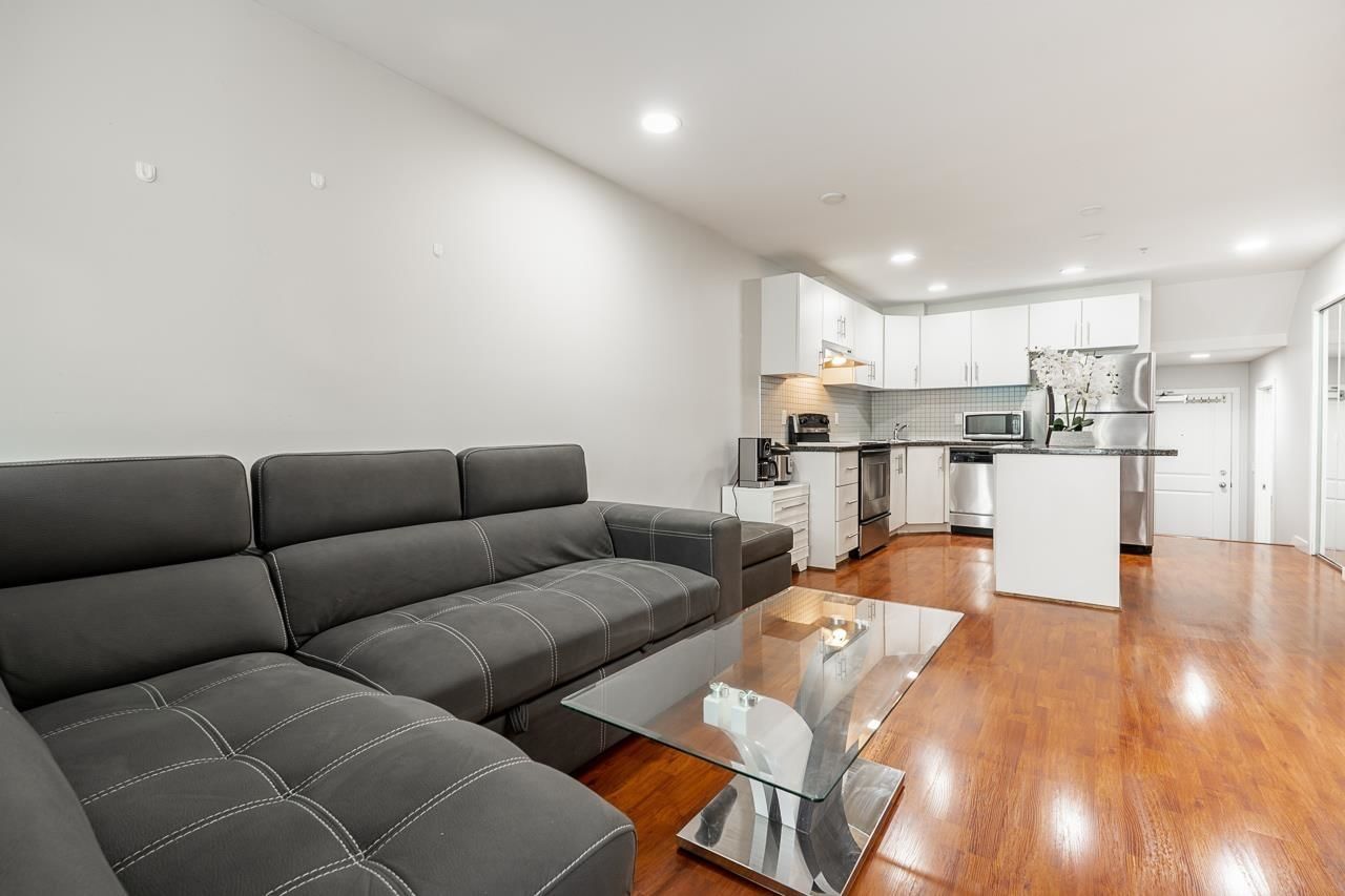 Listing Image 3