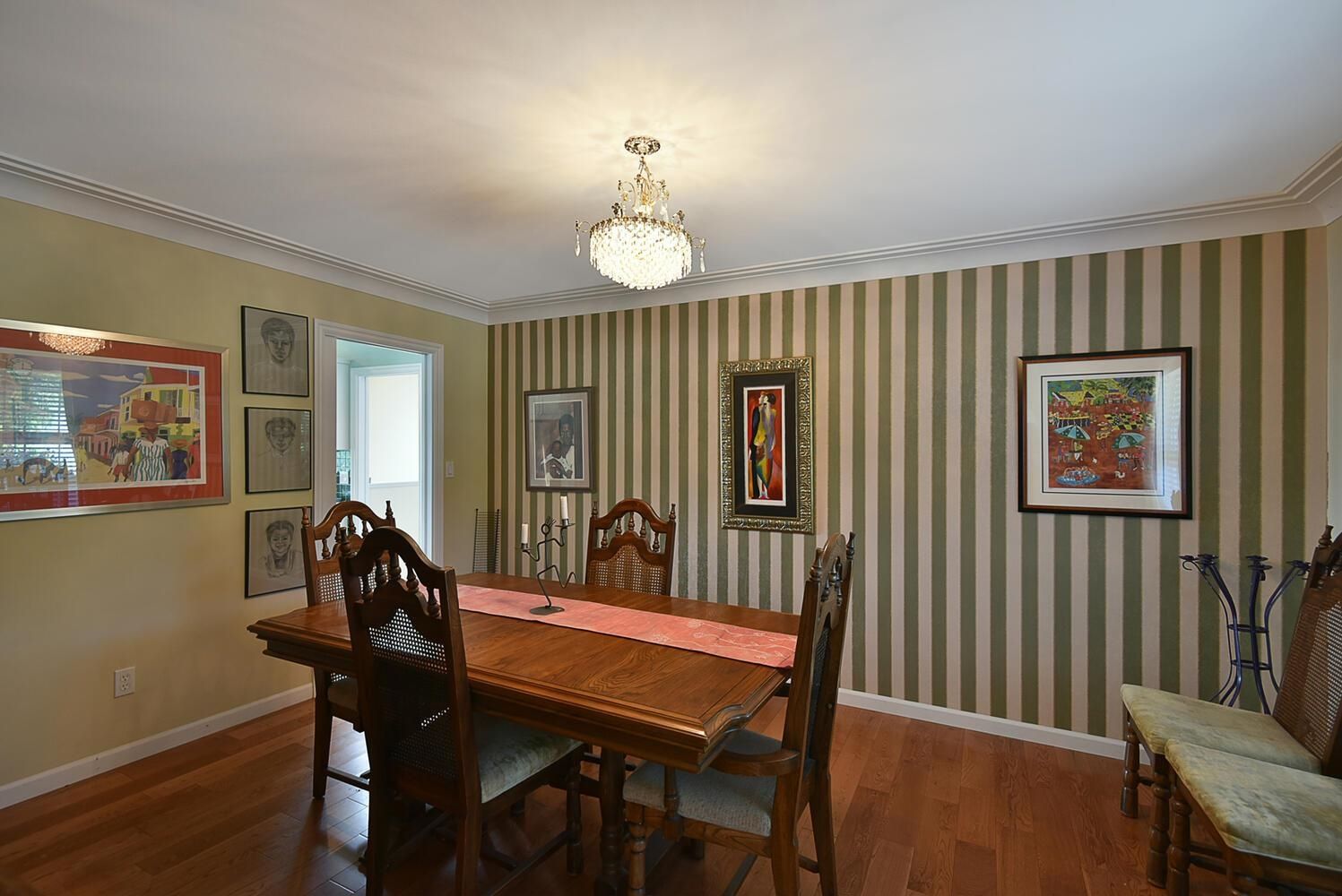 Listing Image 16