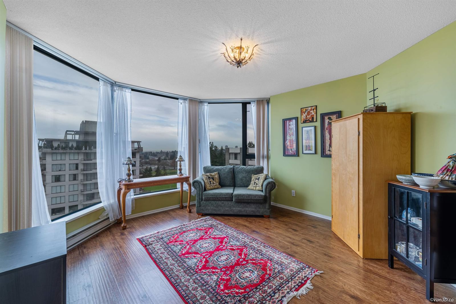 Listing Image 11