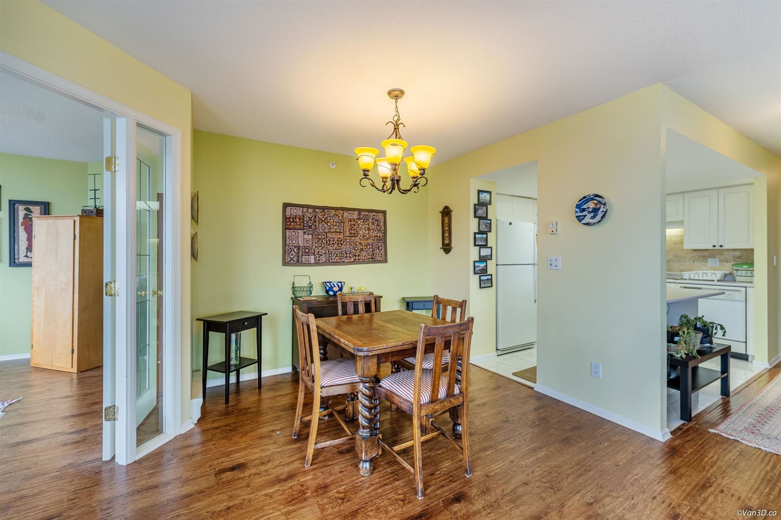 Listing Image 5