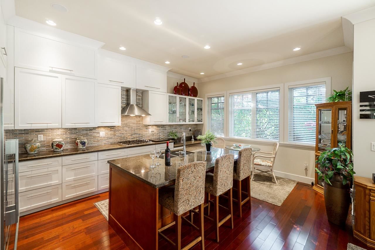 Listing Image 11