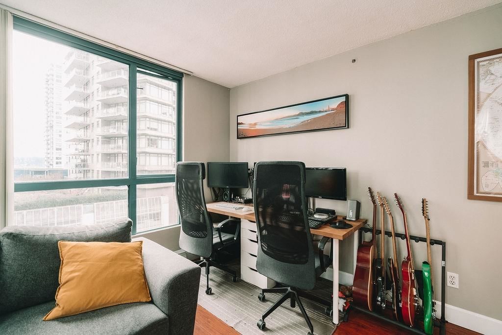 Listing Image 11