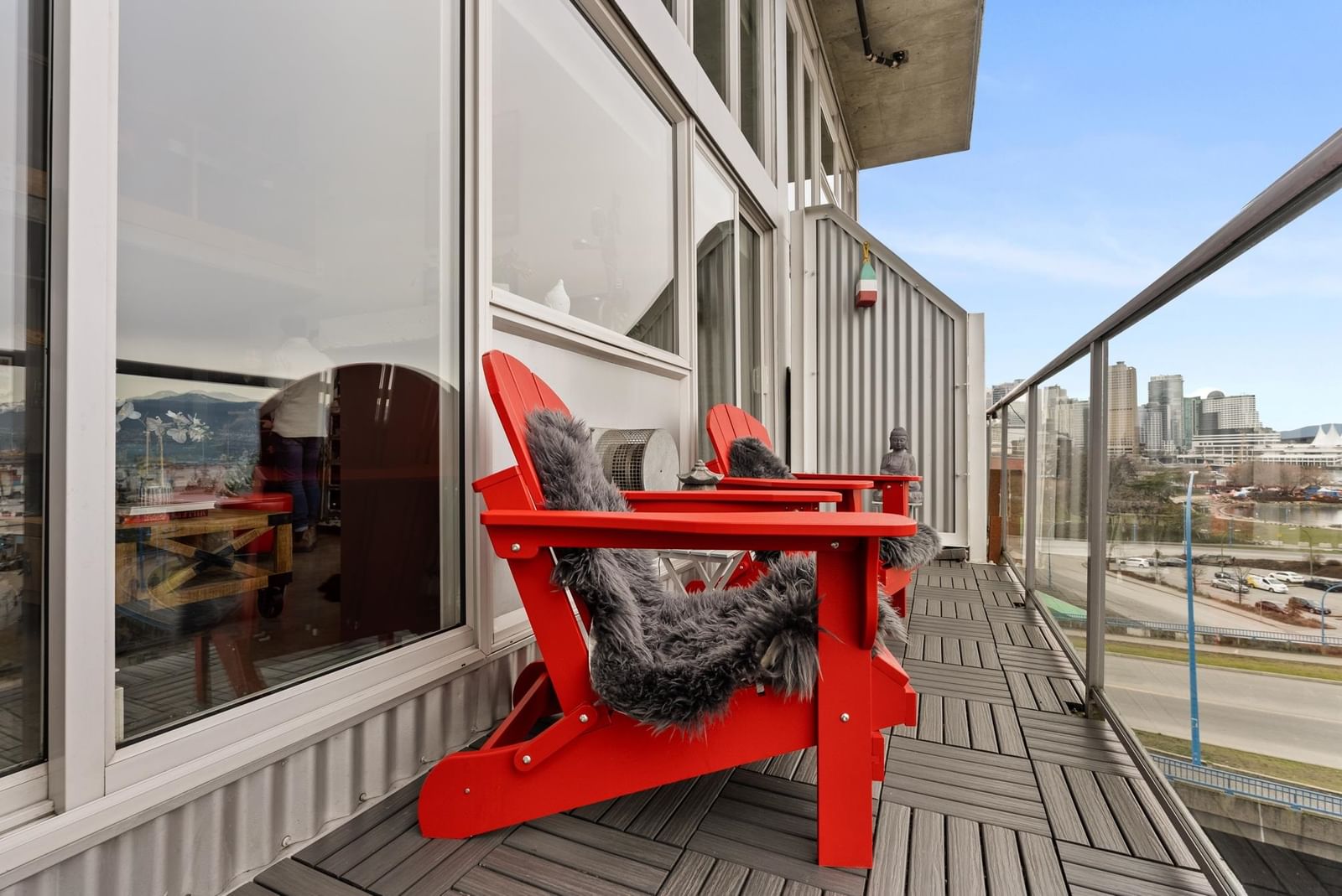 Listing Image 6