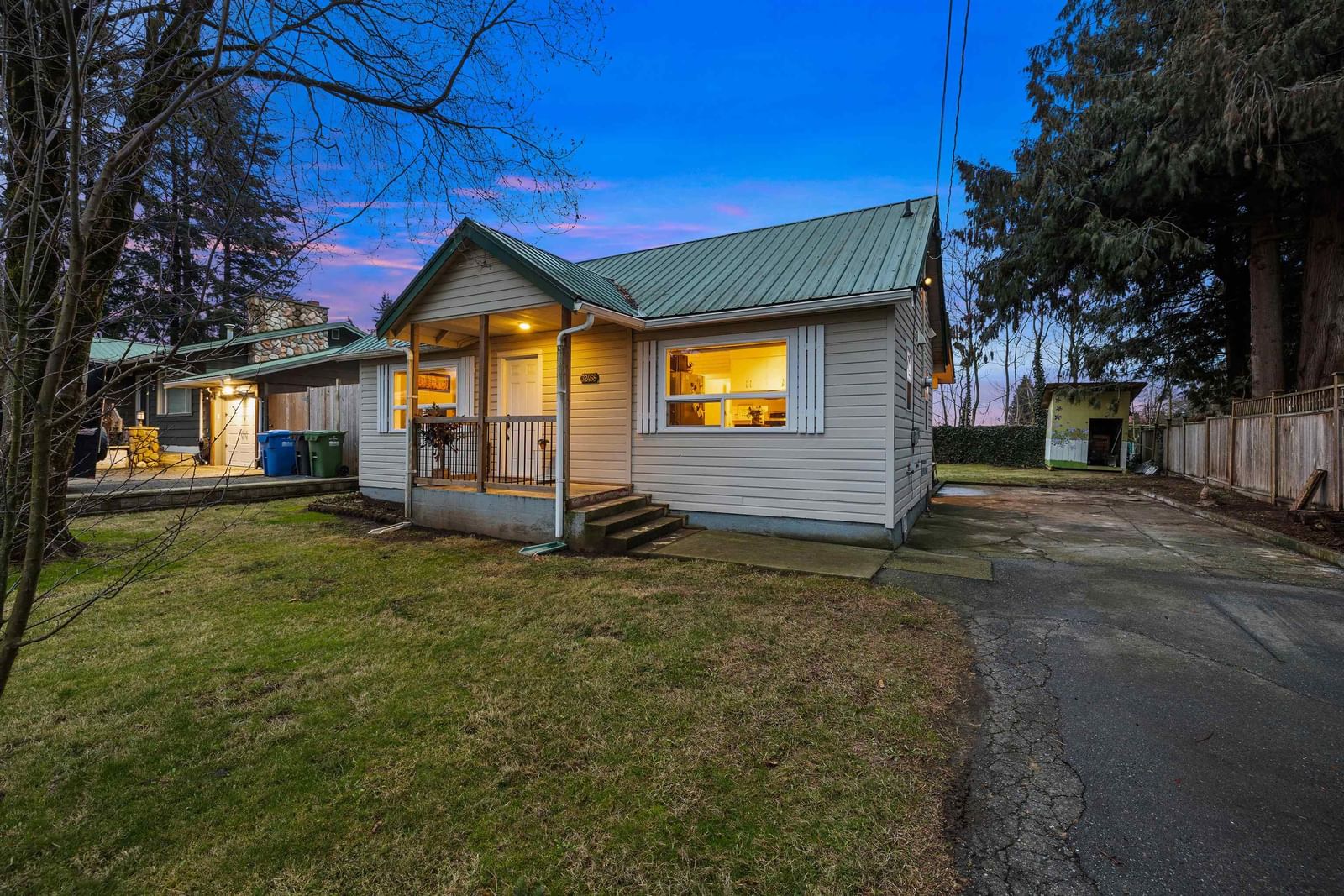 Listing Image 4