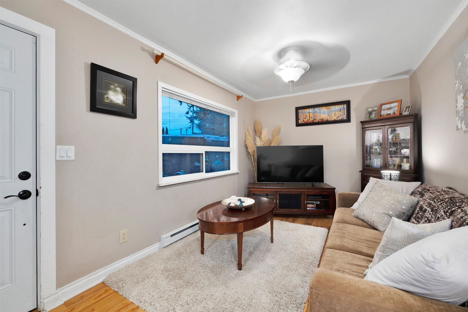 Listing Image 6