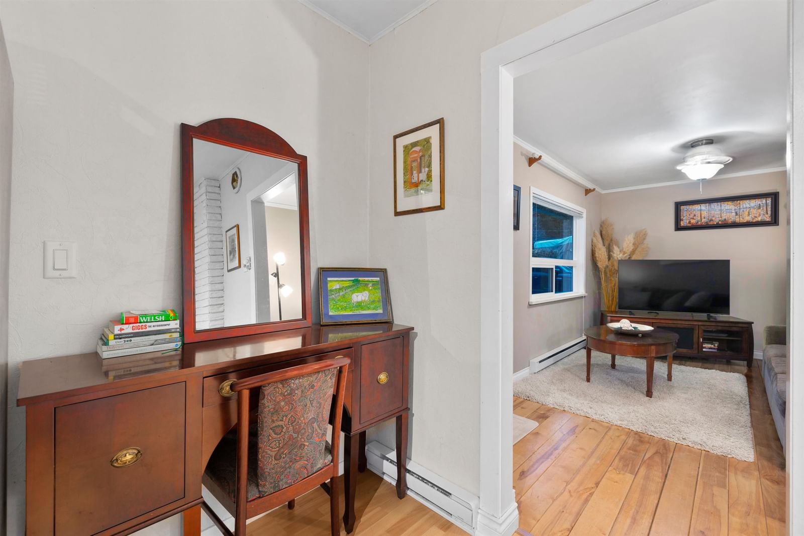 Listing Image 9
