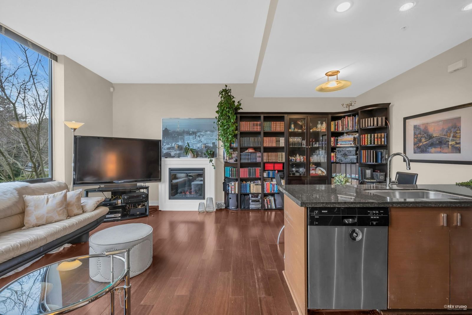 Listing Image 5