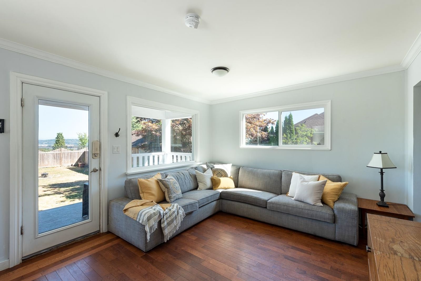 Listing Image 10