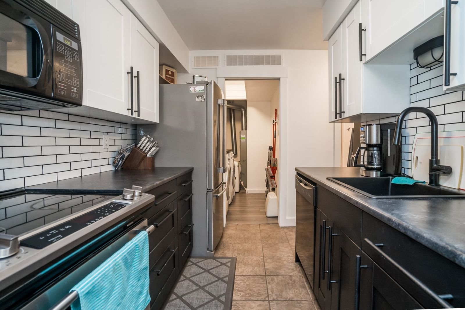 Listing Image 12