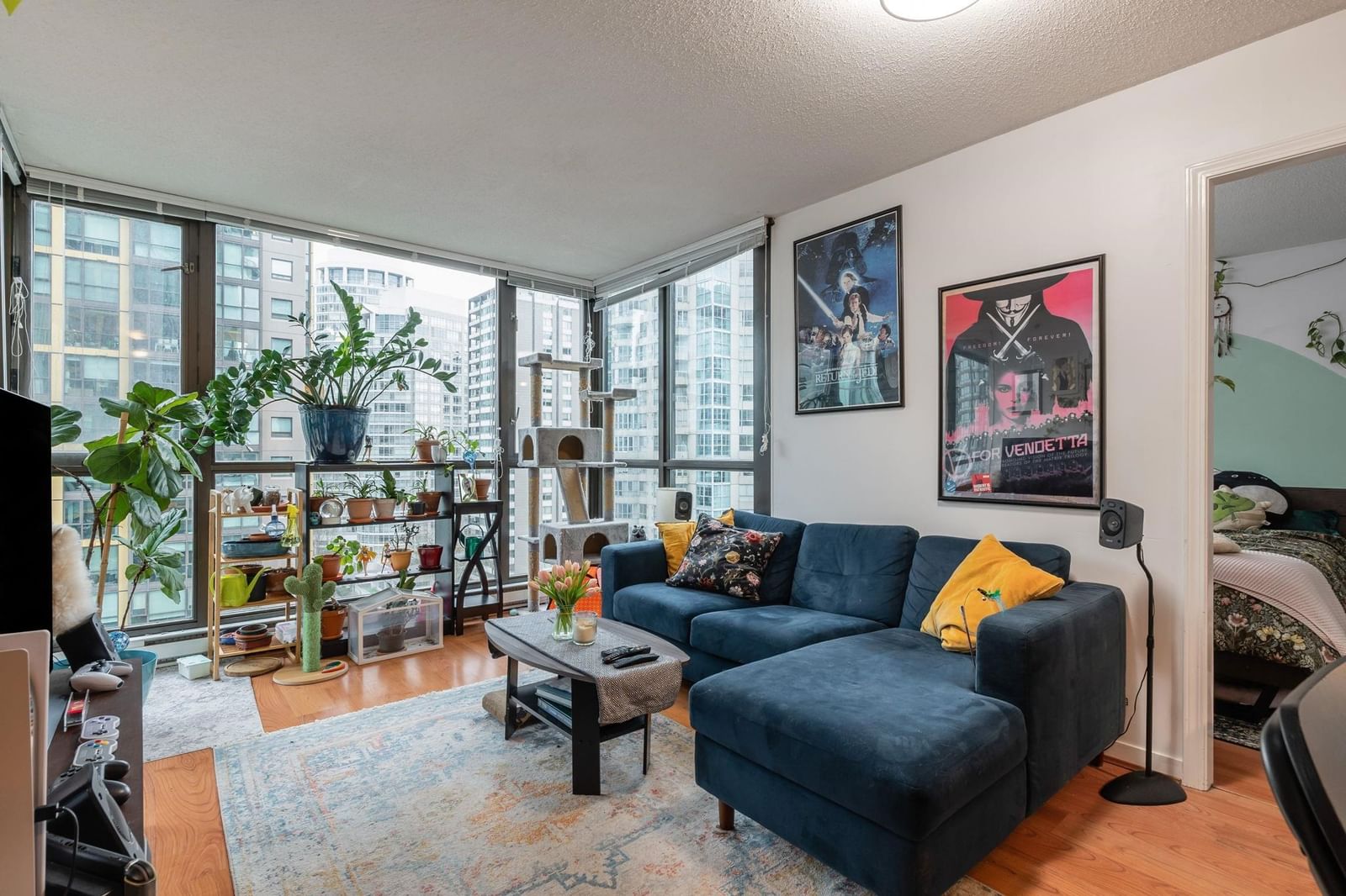 Listing Image 15