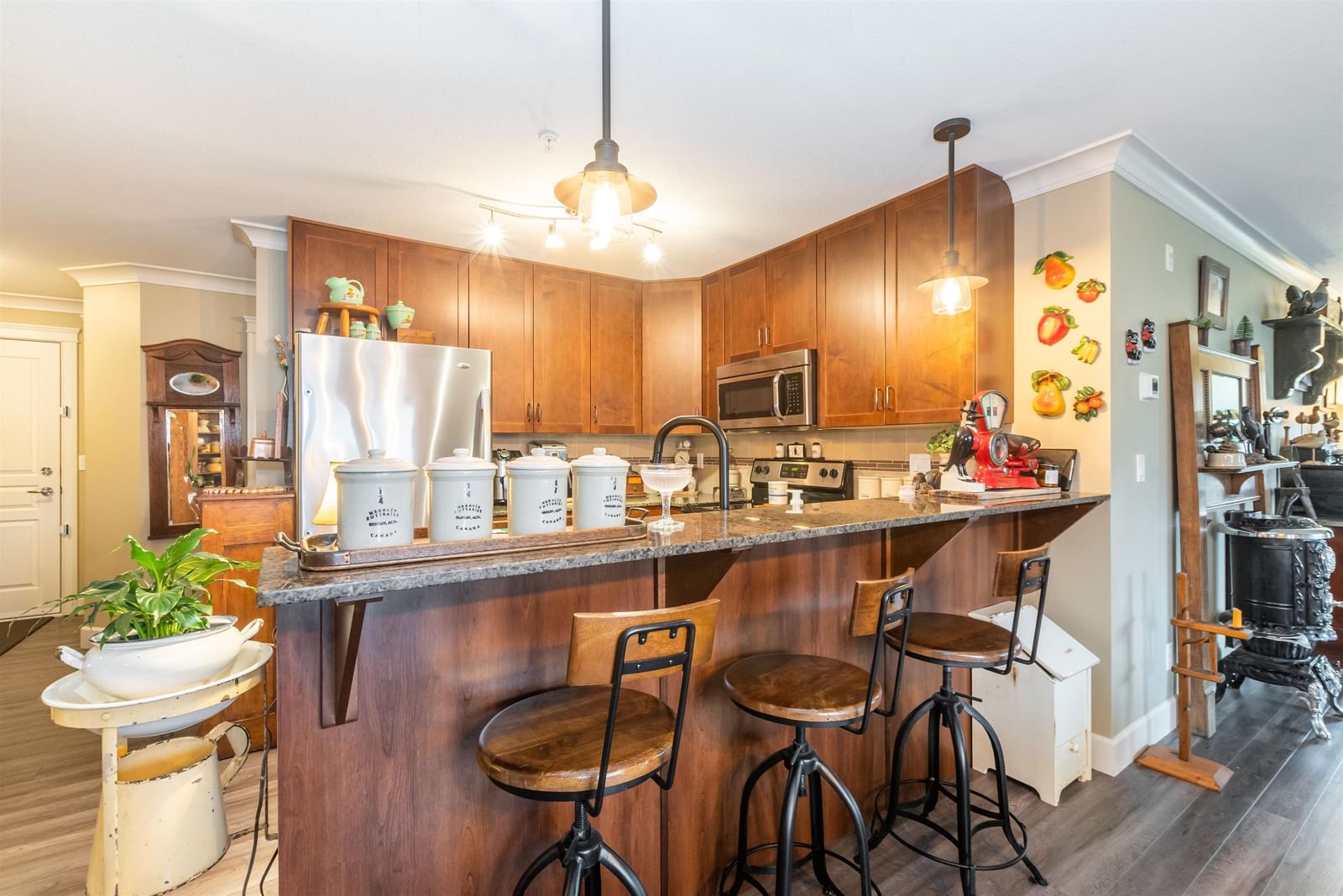Listing Image 10