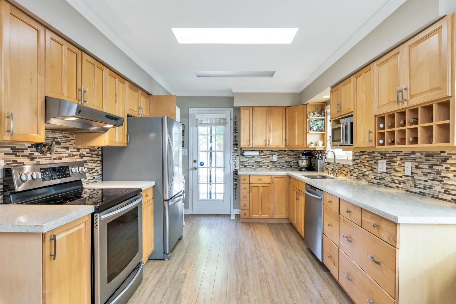 Listing Image 12