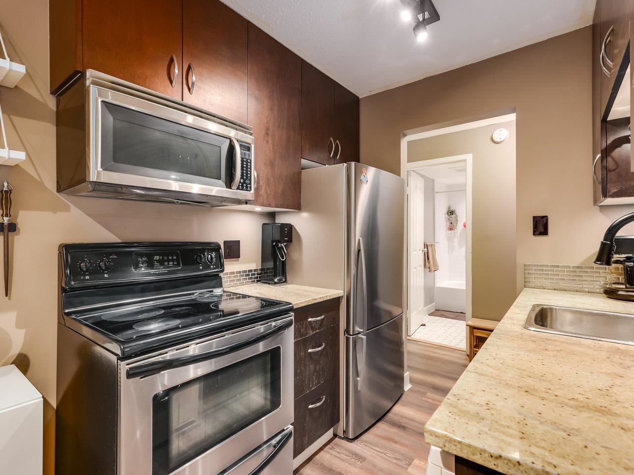 Listing Image 12