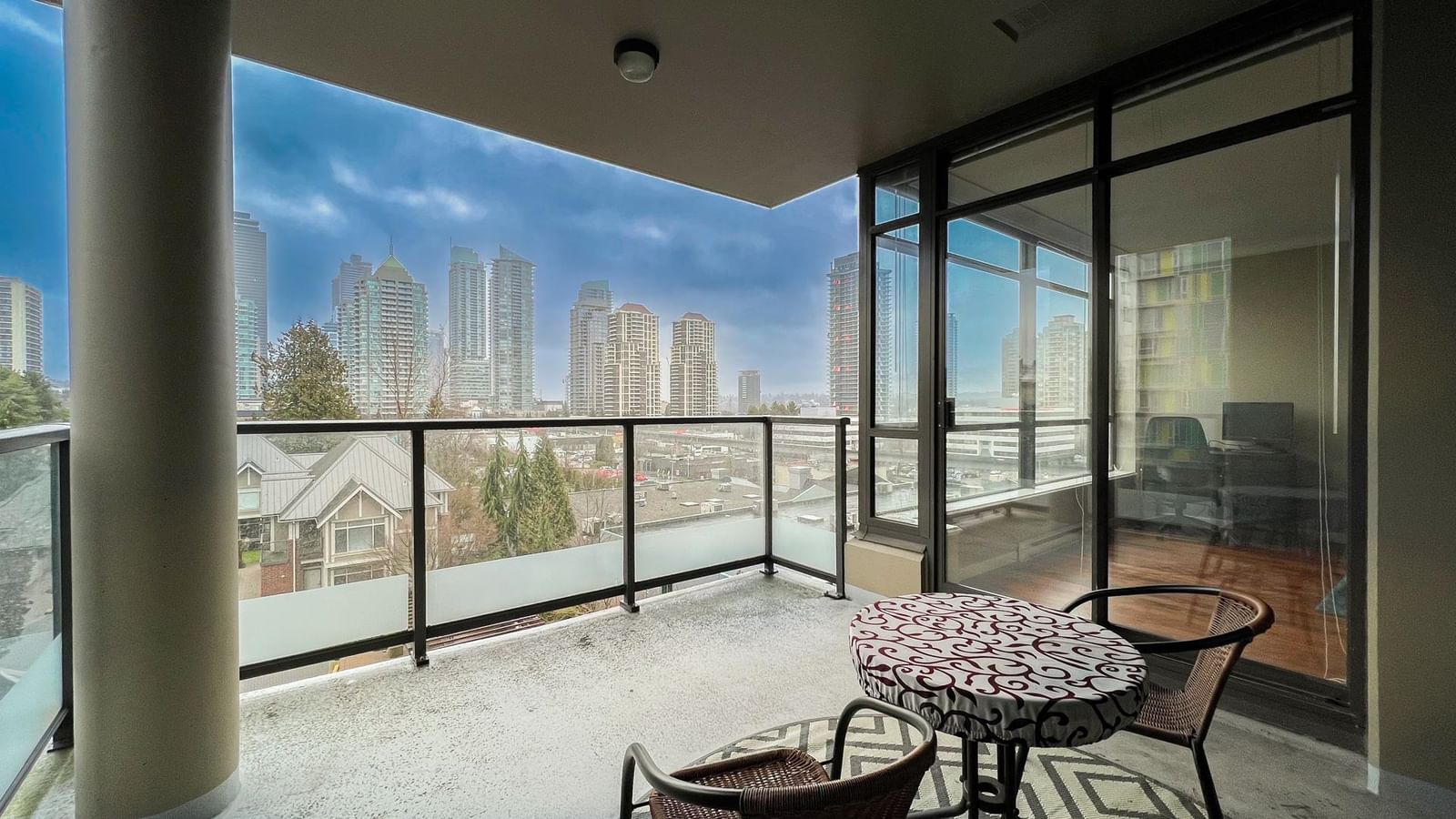 Listing Image 11