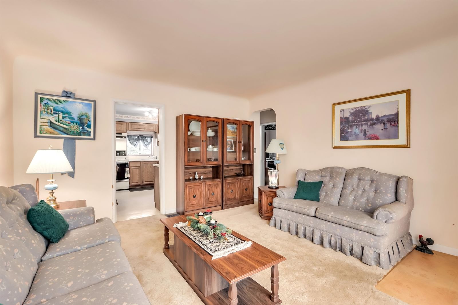 Listing Image 3
