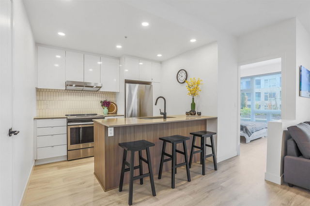 201 - 32828 Landeau Place