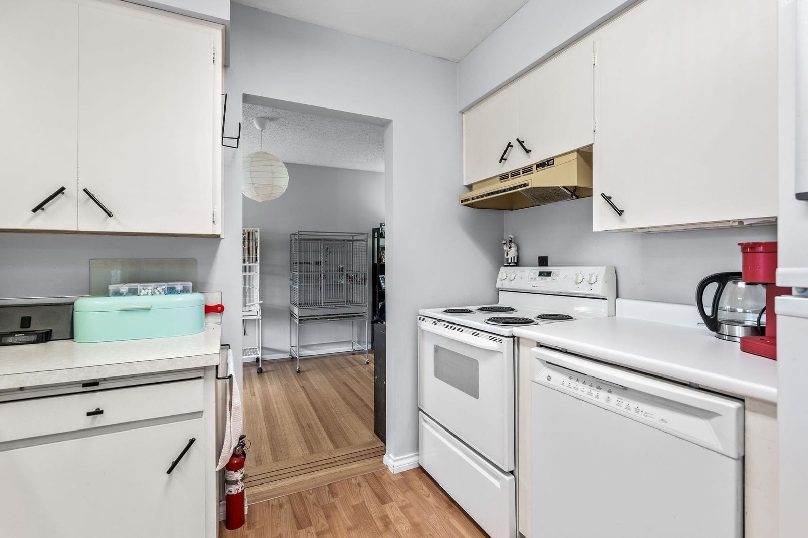 Listing Image 12