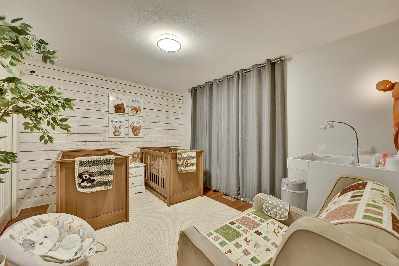 Listing Image 14