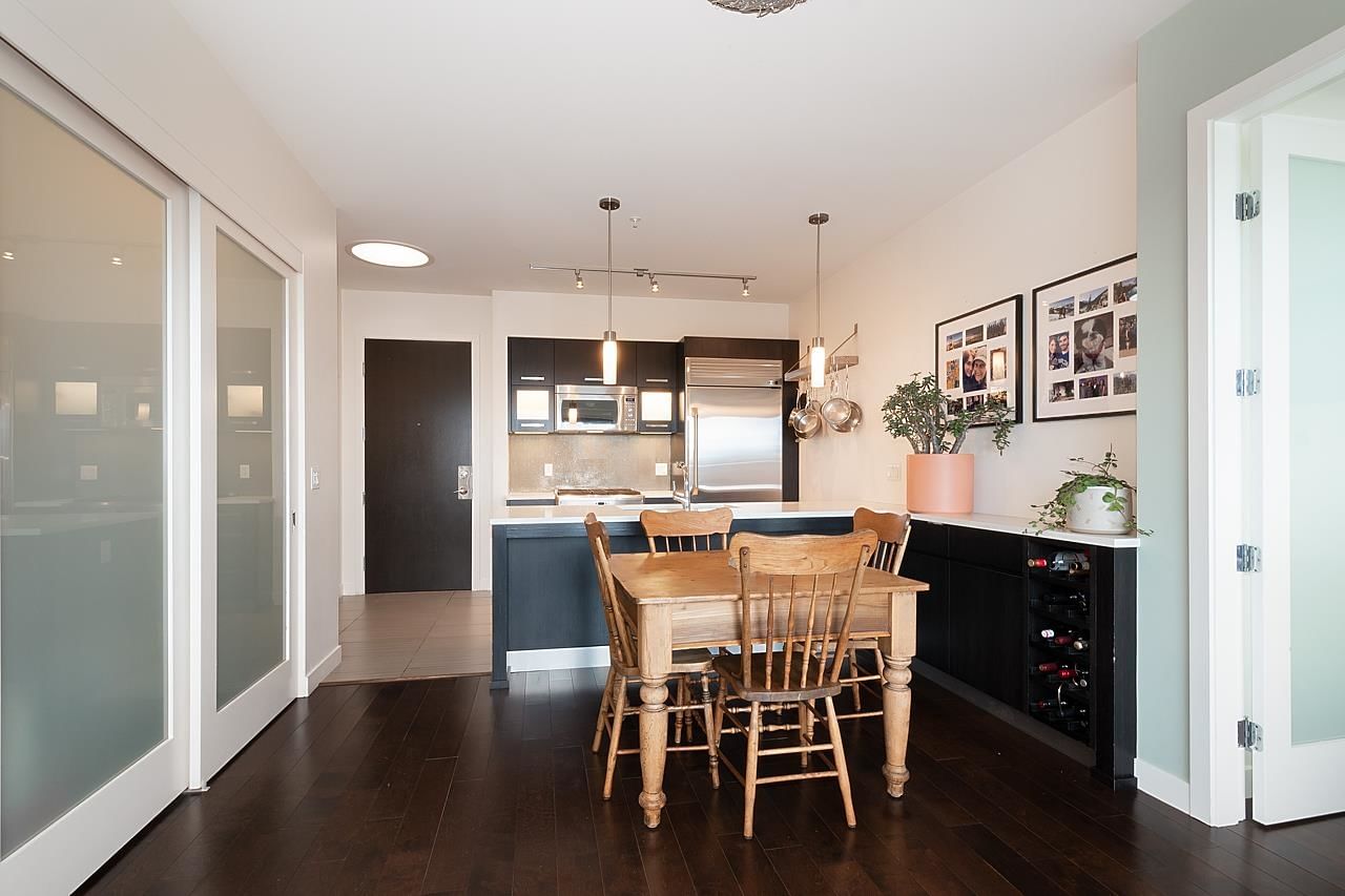 Listing Image 11
