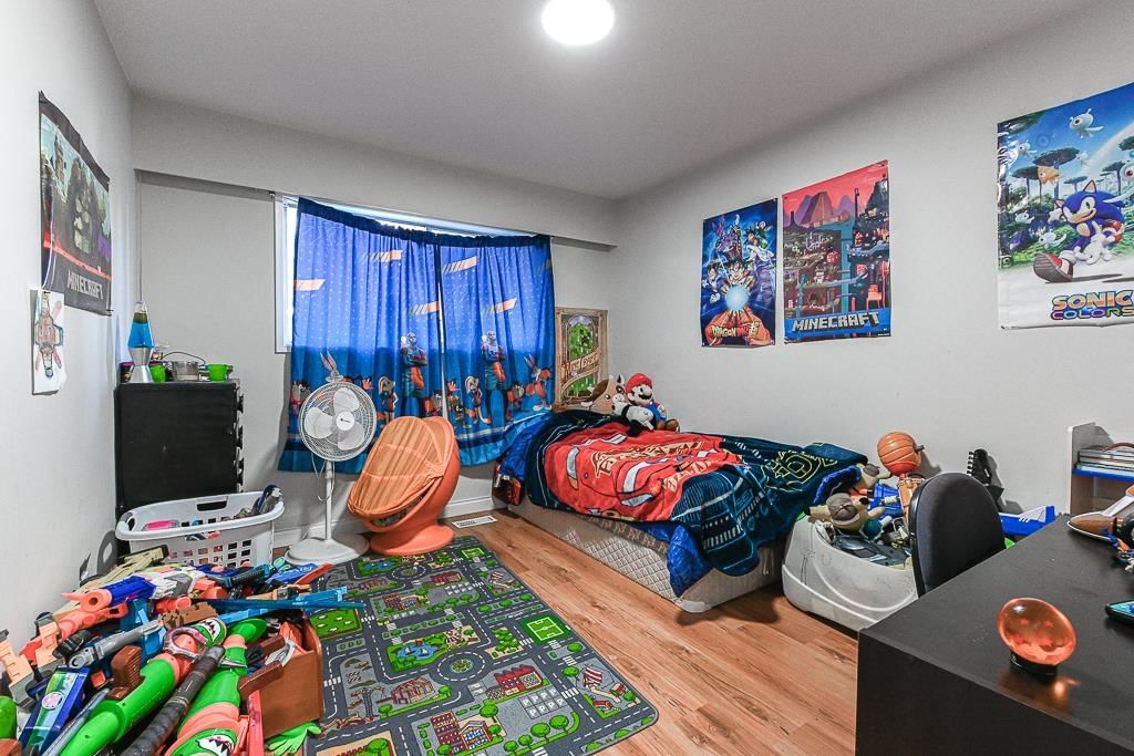 Listing Image 16