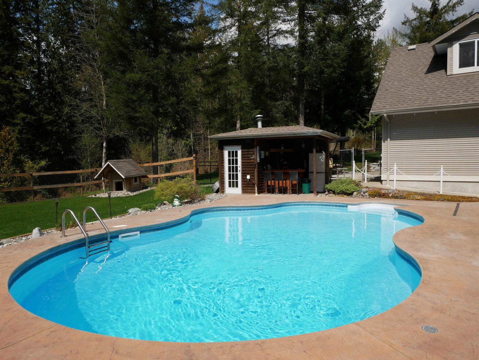 Listing Image 8