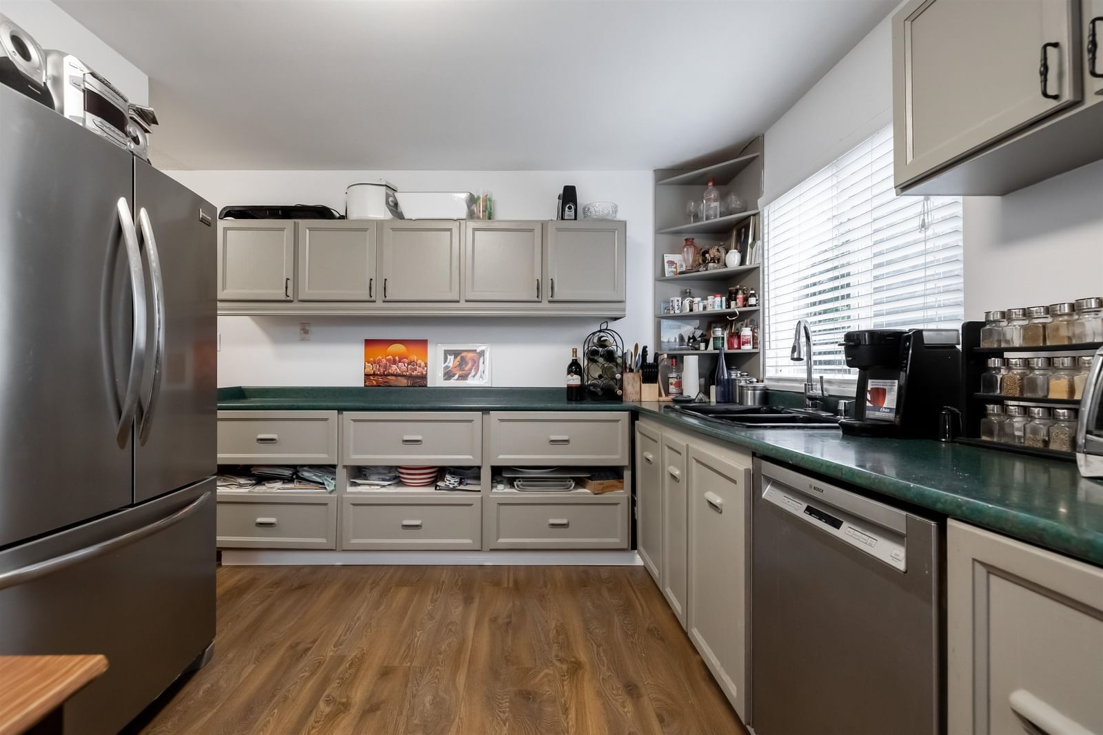 Listing Image 19