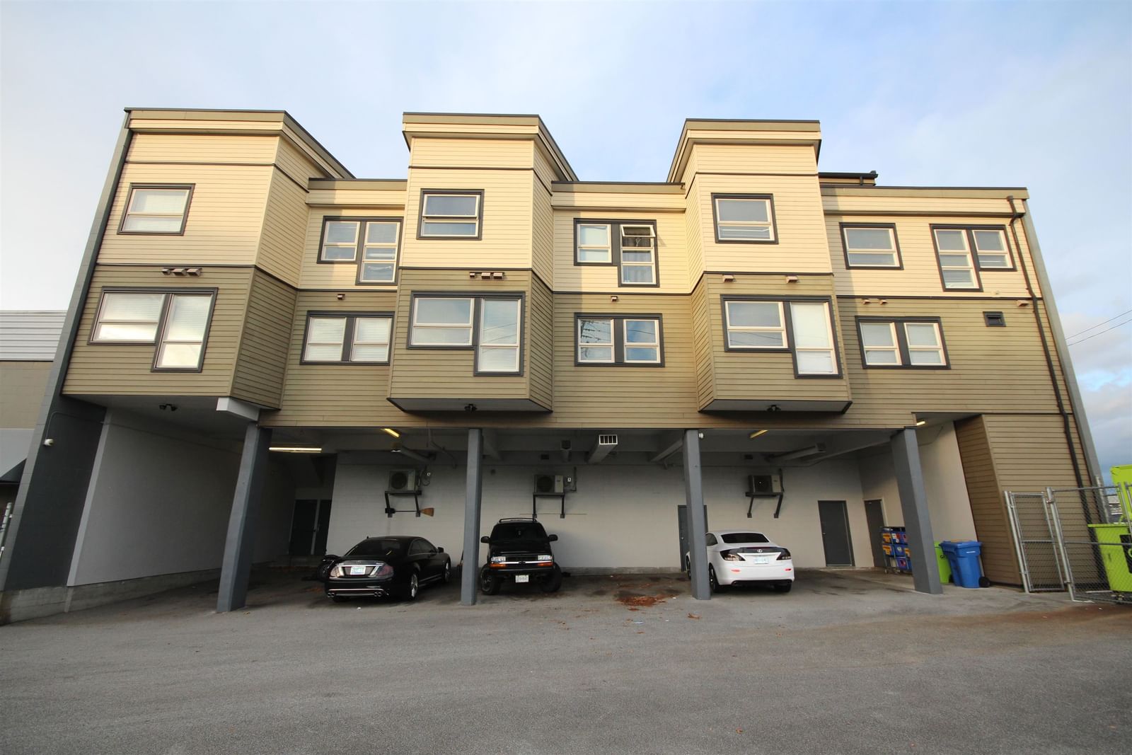 Listing Image 31