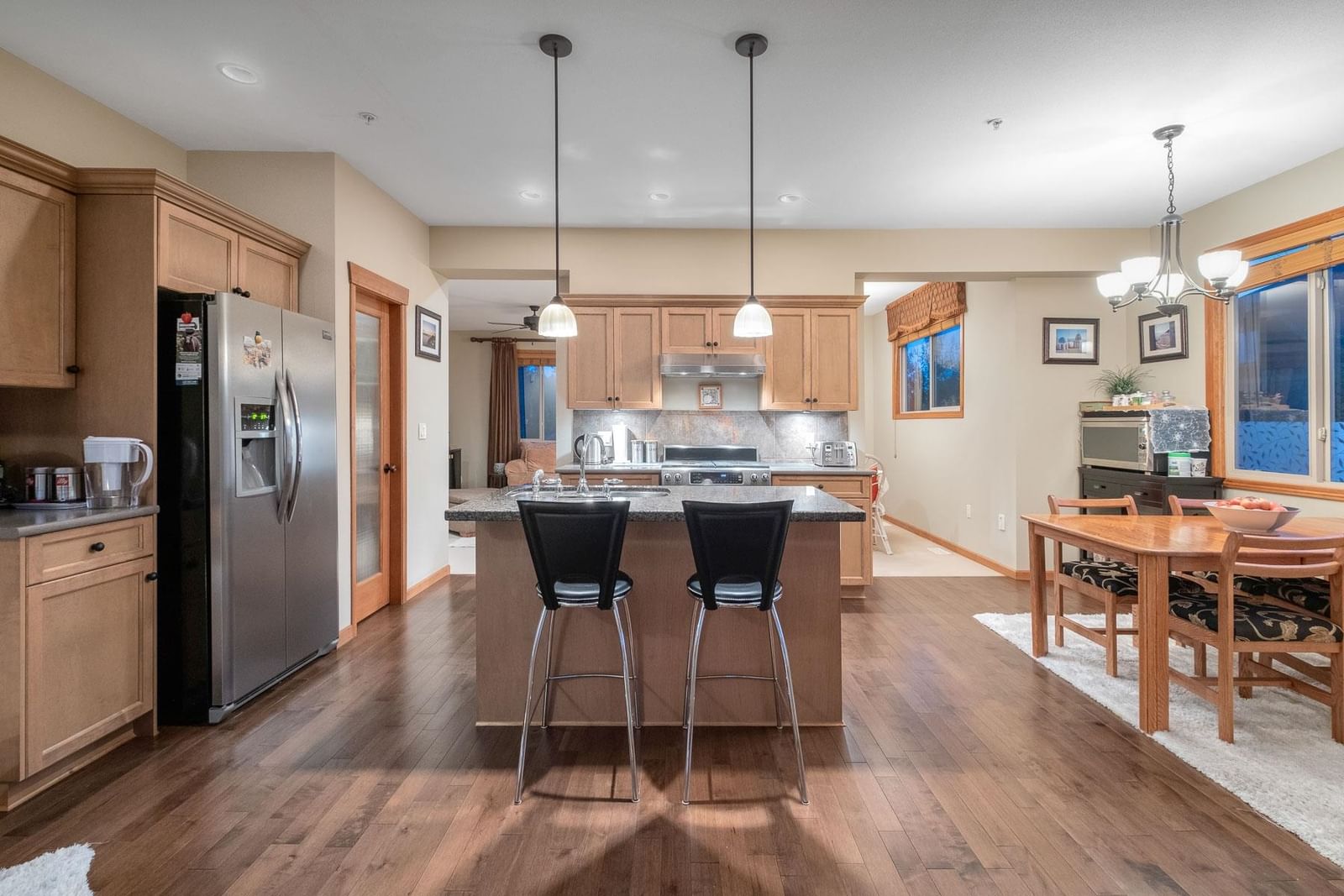Listing Image 11