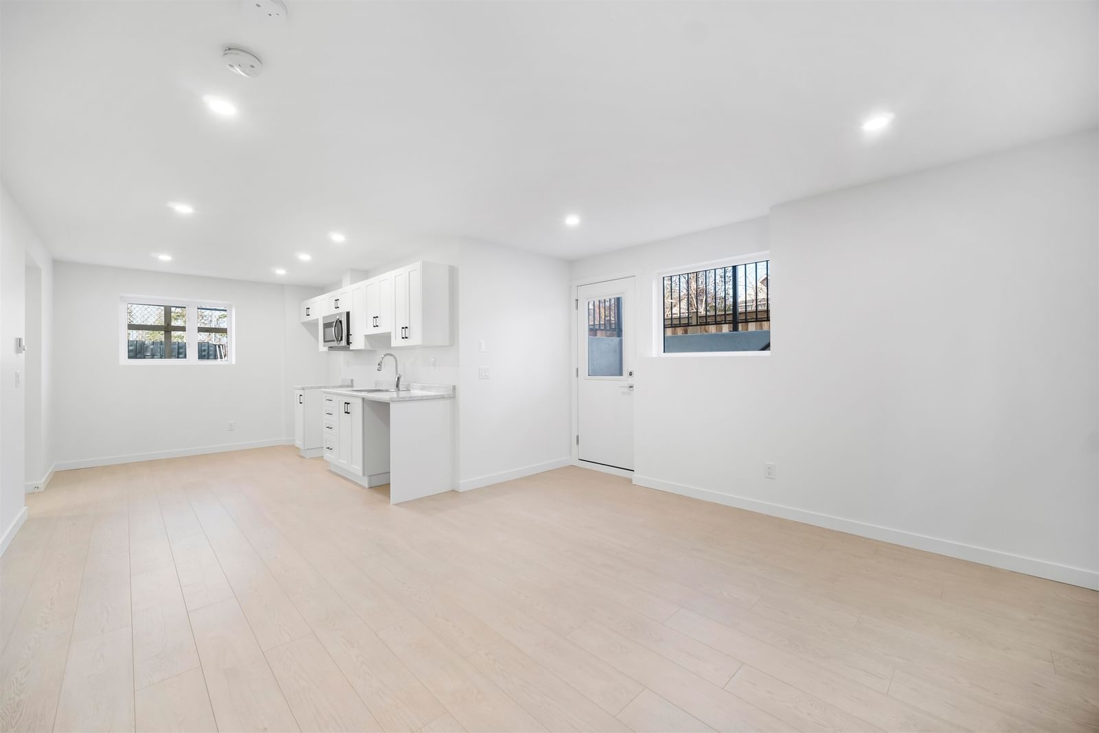Listing Image 21