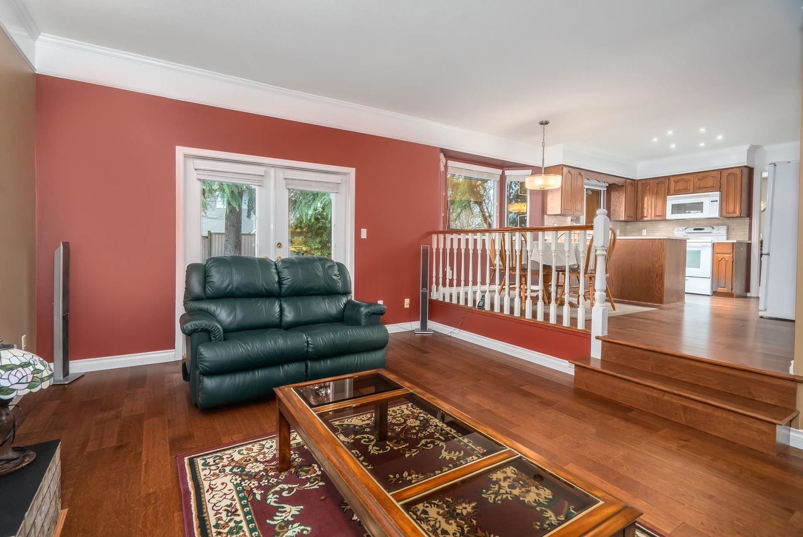 Listing Image 4