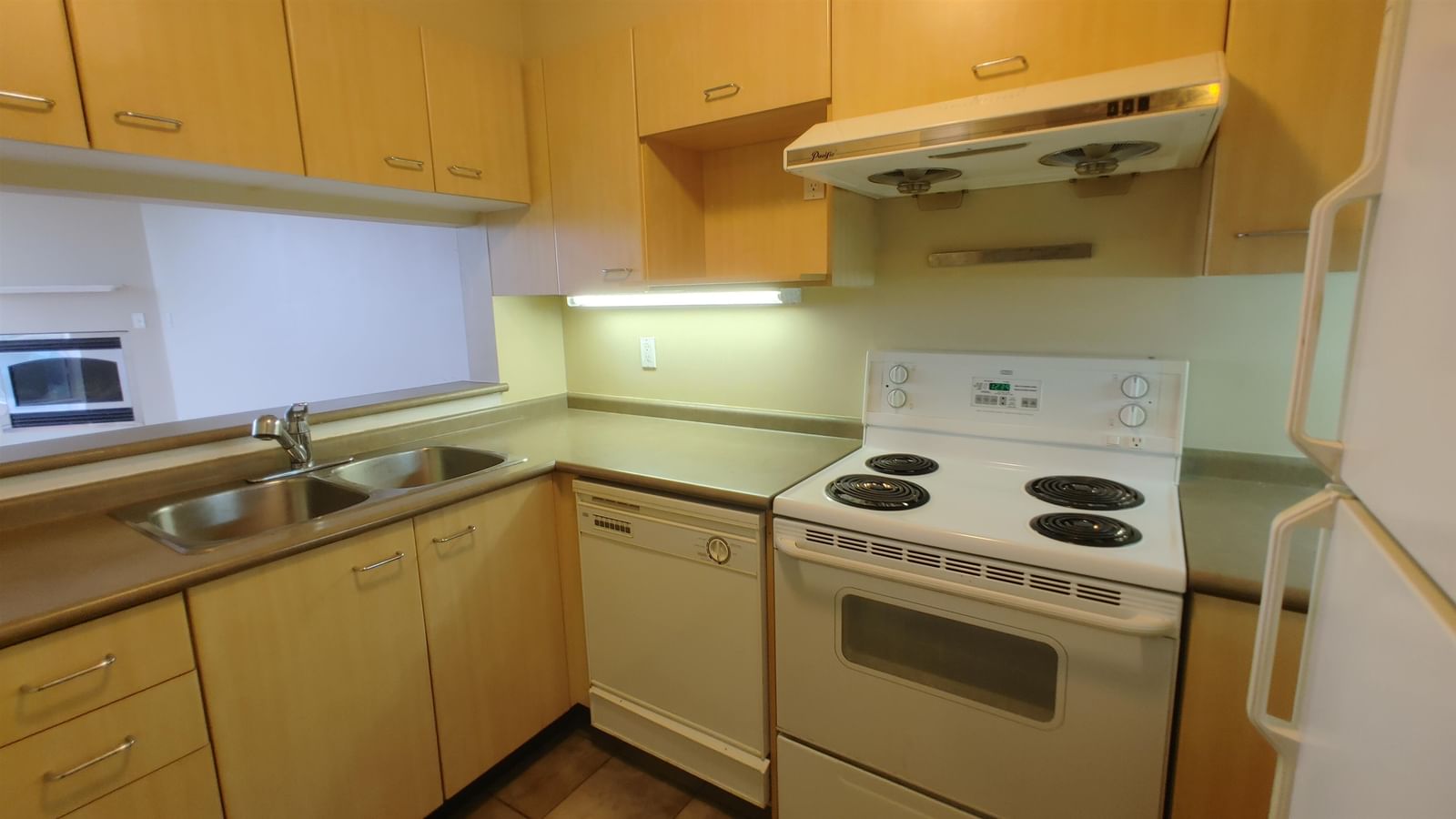 Listing Image 14