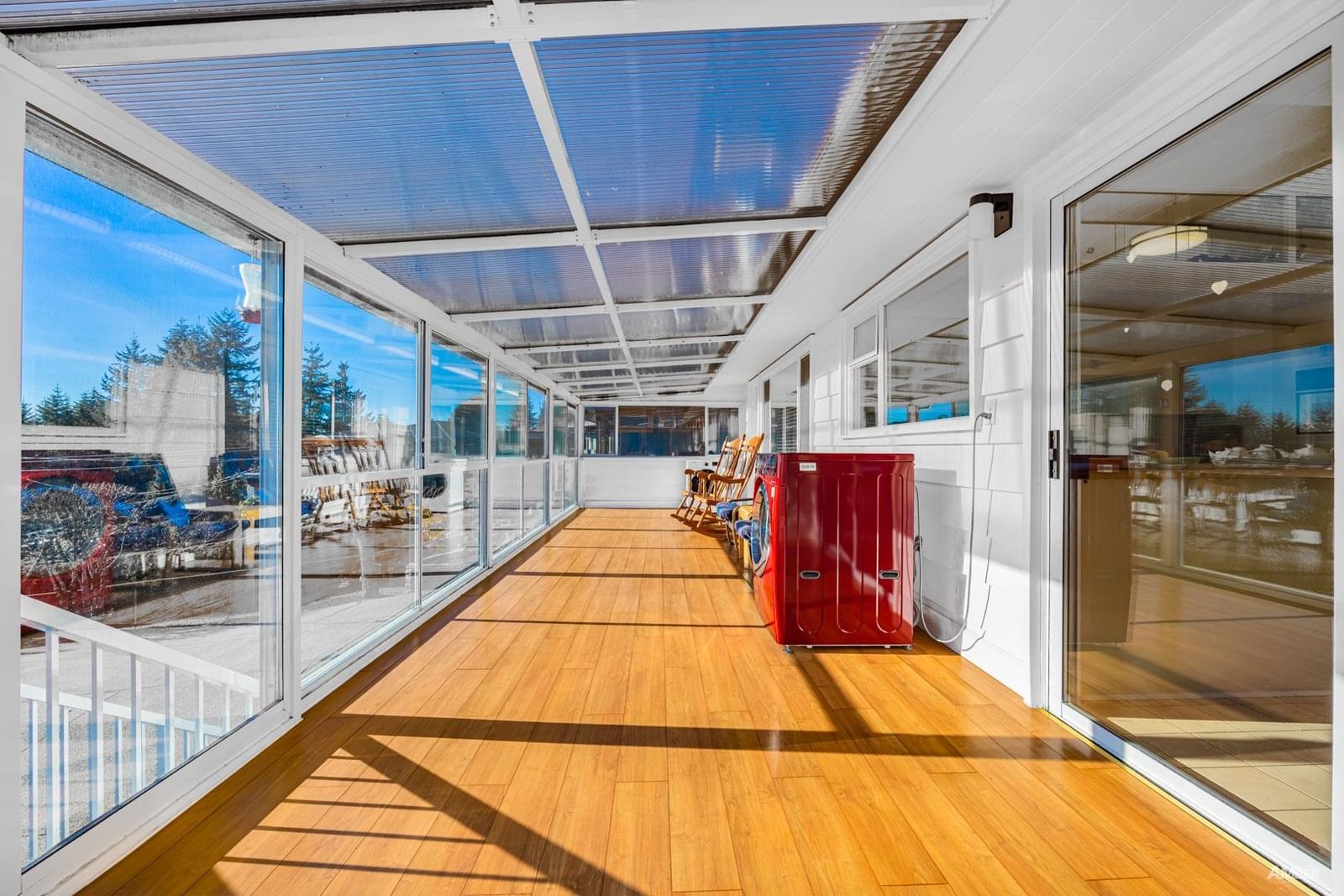 Listing Image 12